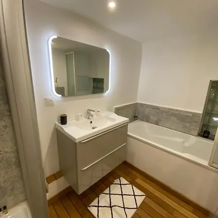 Centre Atypique En Duplex 85m2 Cannes